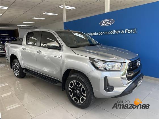TOYOTA HILUX 2.8 D-4D TURBO DIESEL CD SRV 4X4 AUTOMÁTICO